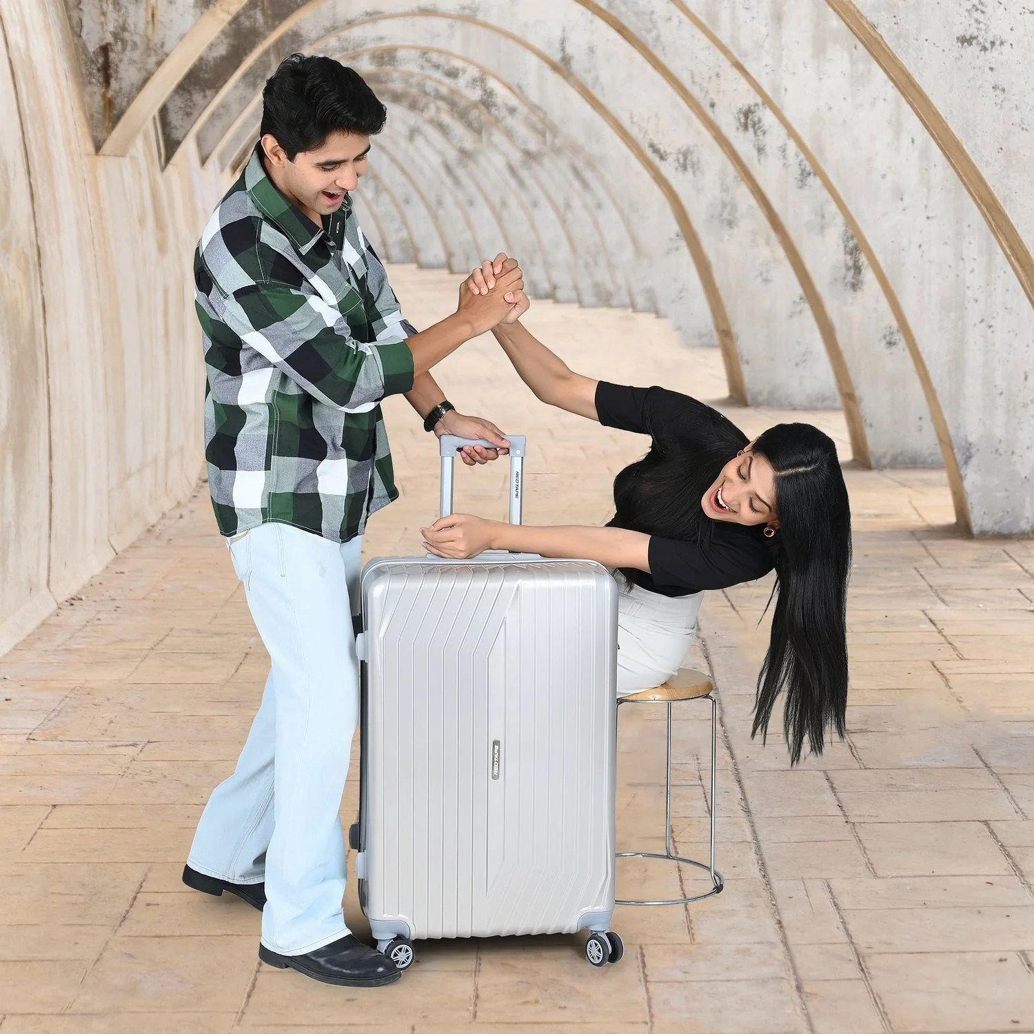 100L Hard Luggage Trolley Bag for Travel - Image 8