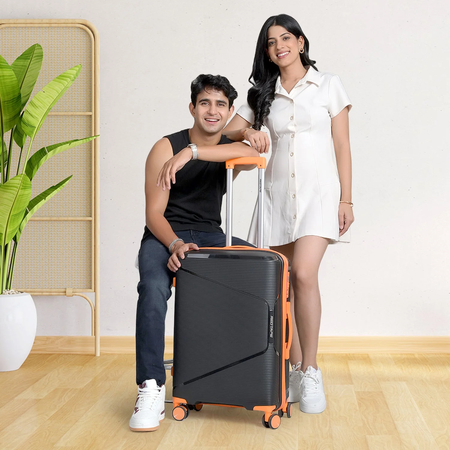 100L Polypropylene Hard Luggage Trolley Bag - Image 8