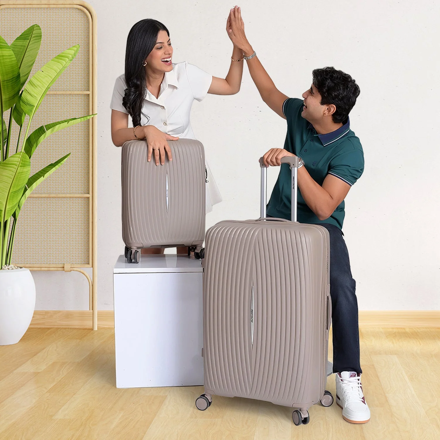 Beige 8 Wheels Trolley Bag Set of 2 (Medium + Cabin) - Image 8