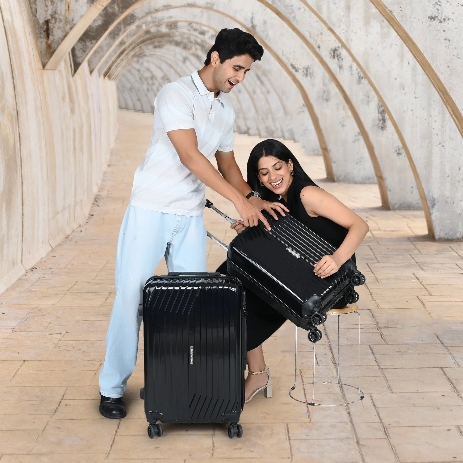 Black 8 Wheels Trolley Bag Set of 2 (Large + Cabin) - Image 8