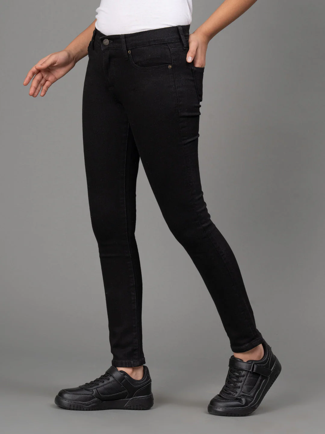 Girls Black Solid Cotton Stretched Jeans - Image 6