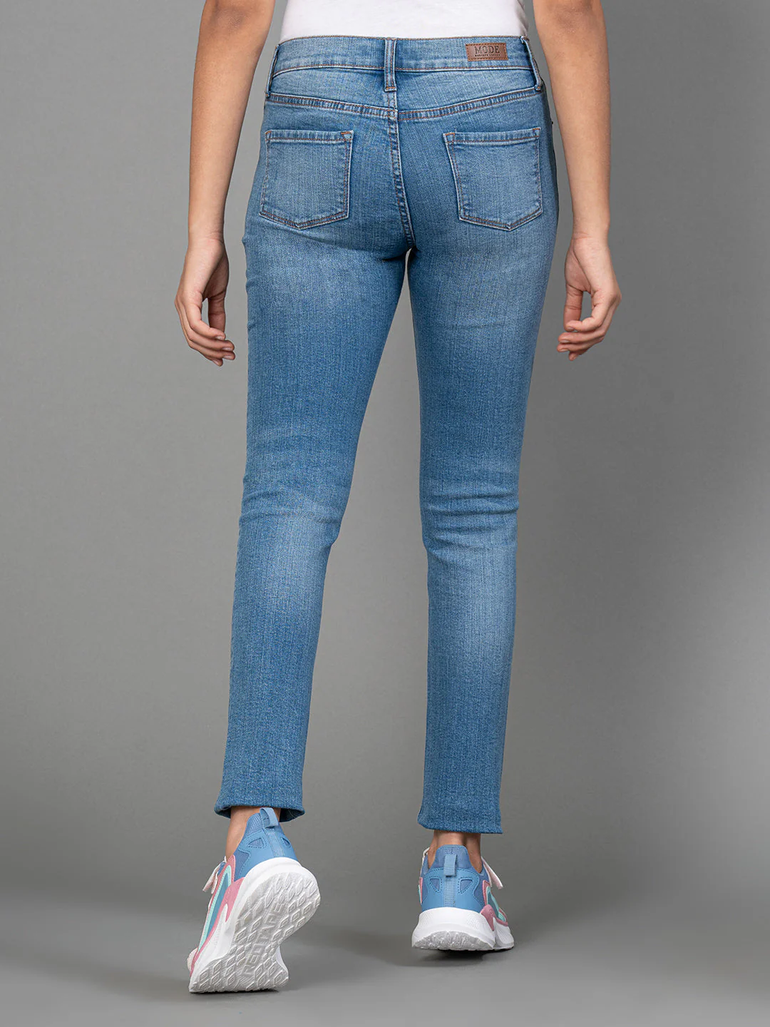 Girls Light Blue Solid Cotton Stretched Jeans - Image 3