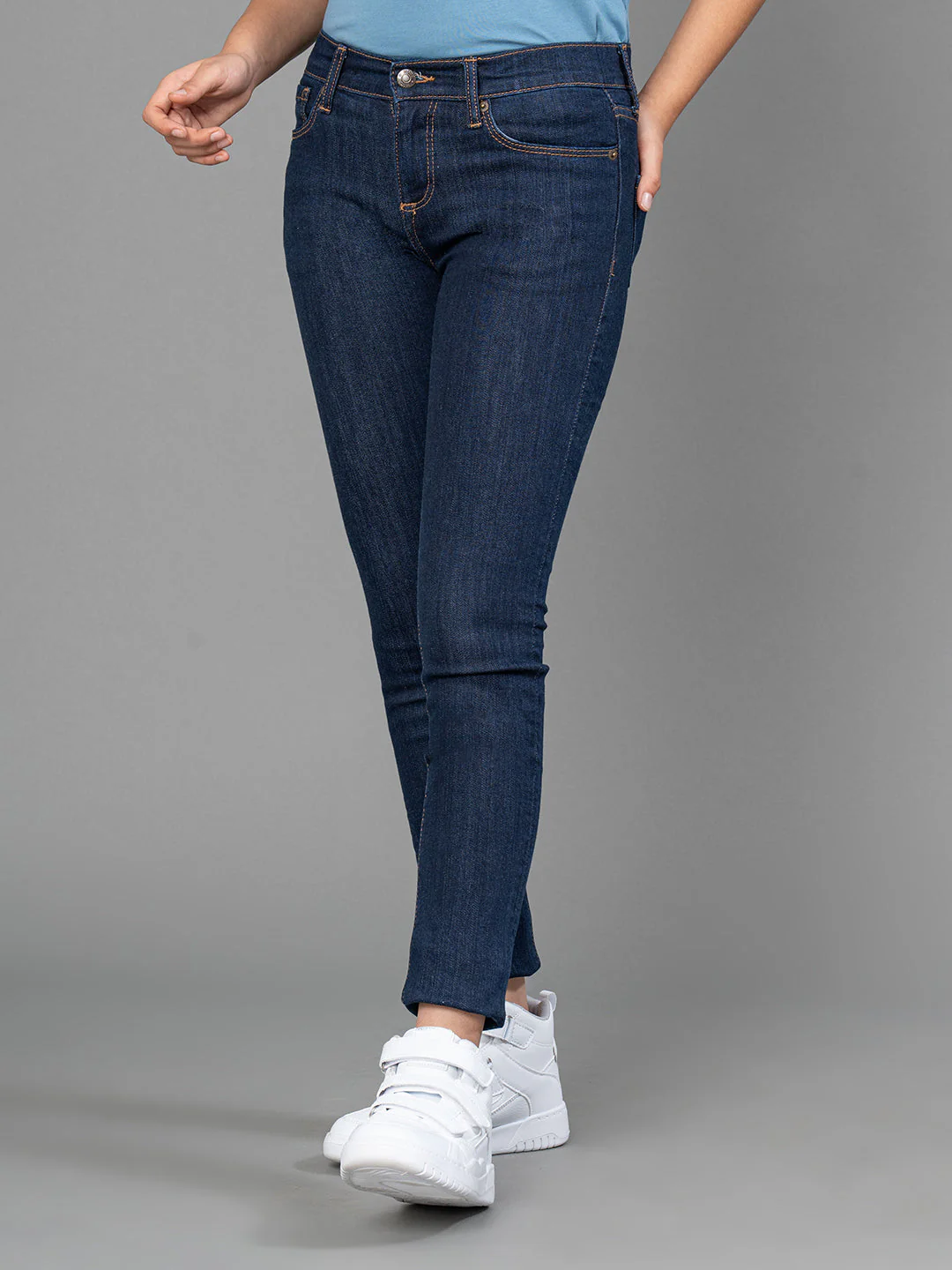 Girls Rinse Blue Solid Cotton Stretched Jeans - Image 6