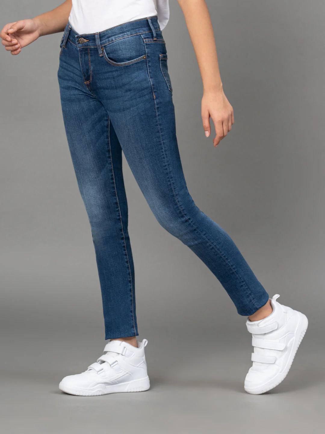 Girls Tinted Blue Solid Cotton Stretched Jeans - Image 6