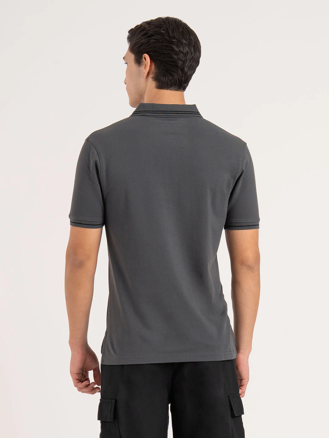 Men Grey Solid Single Tone Tipping Polo T-Shirt - Image 5