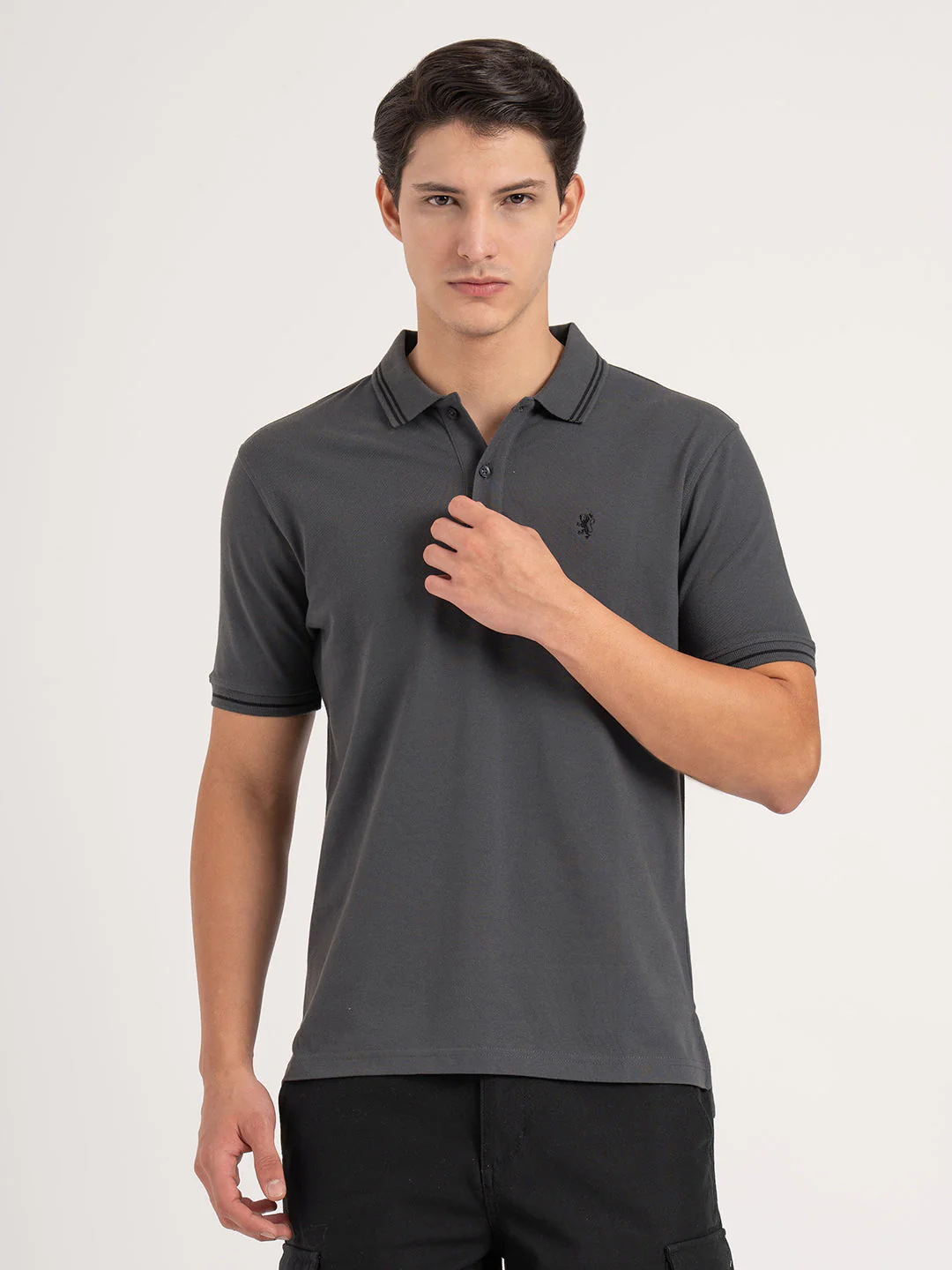 Men Grey Solid Single Tone Tipping Polo T-Shirt - Image 6