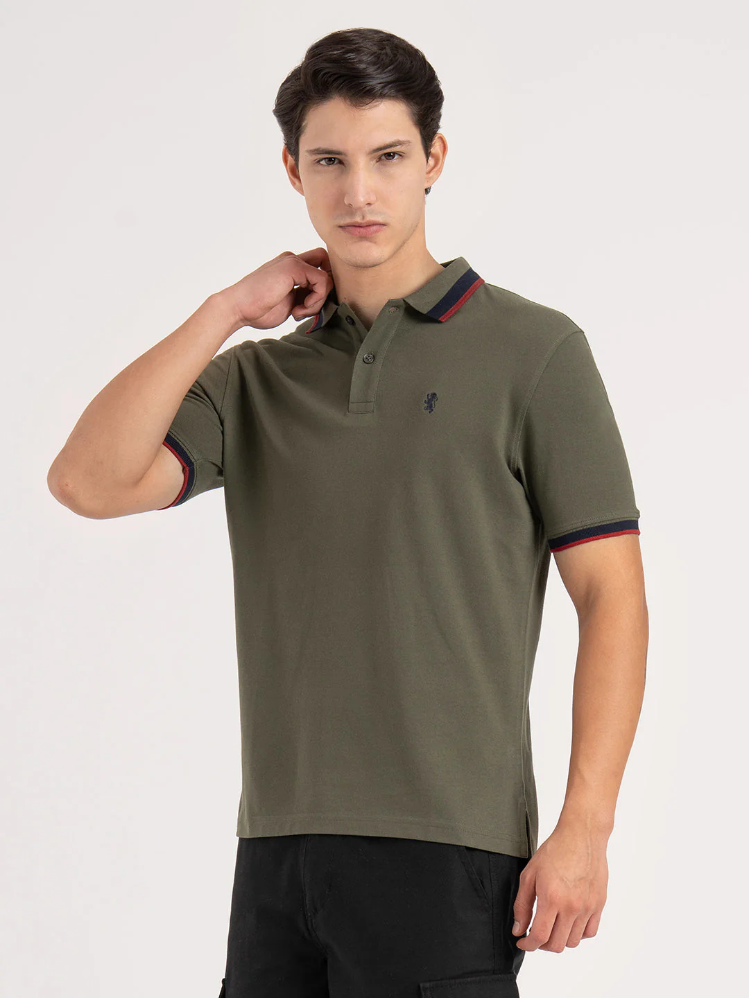 Men Olive Solid Two-Tone Tipping  Polo T-Shirt - Image 4