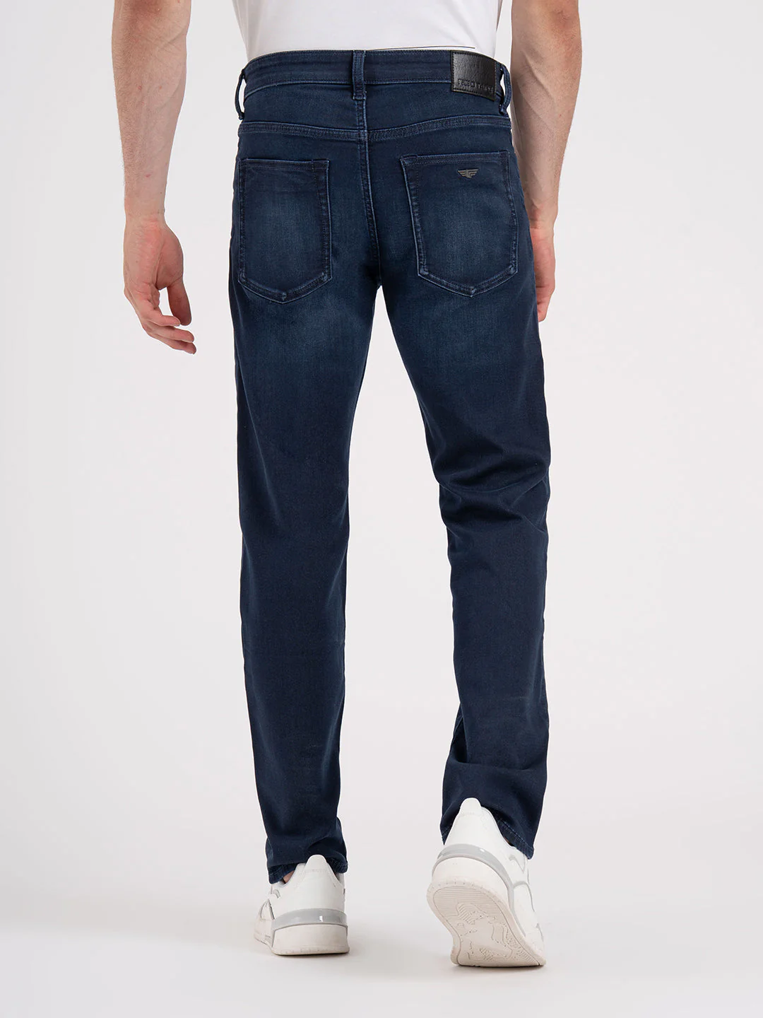 MenÃ¢â‚¬â„¢s Knitted Straight Fit Denim Jeans - Image 3