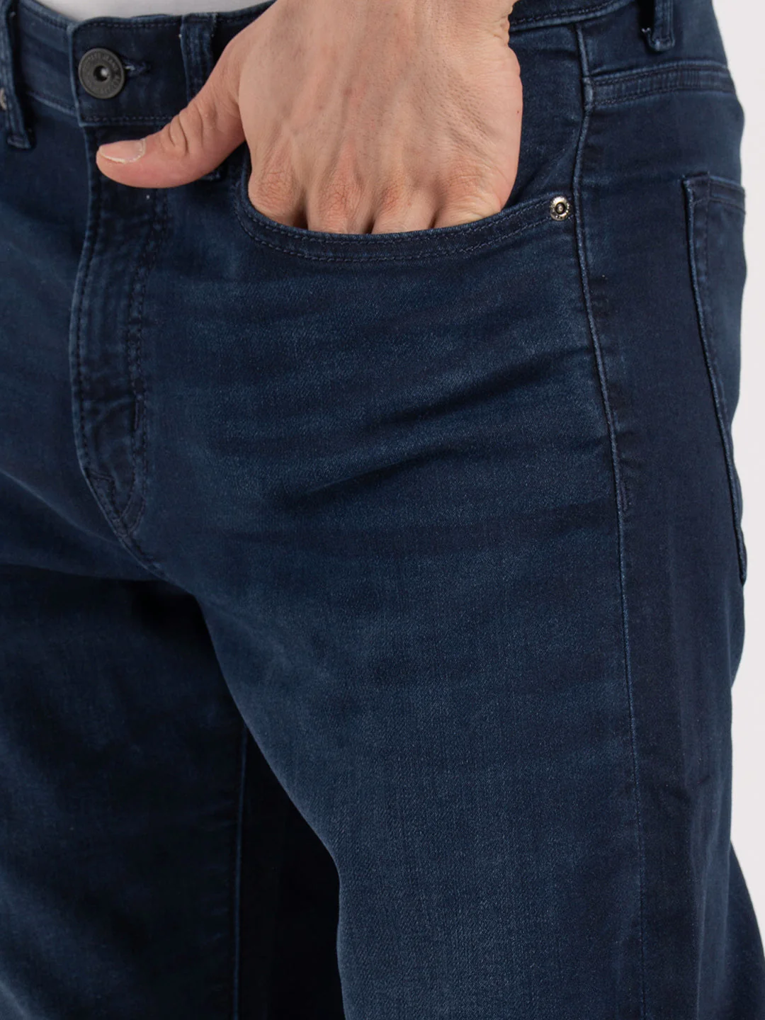 MenÃ¢â‚¬â„¢s Knitted Straight Fit Denim Jeans - Image 4