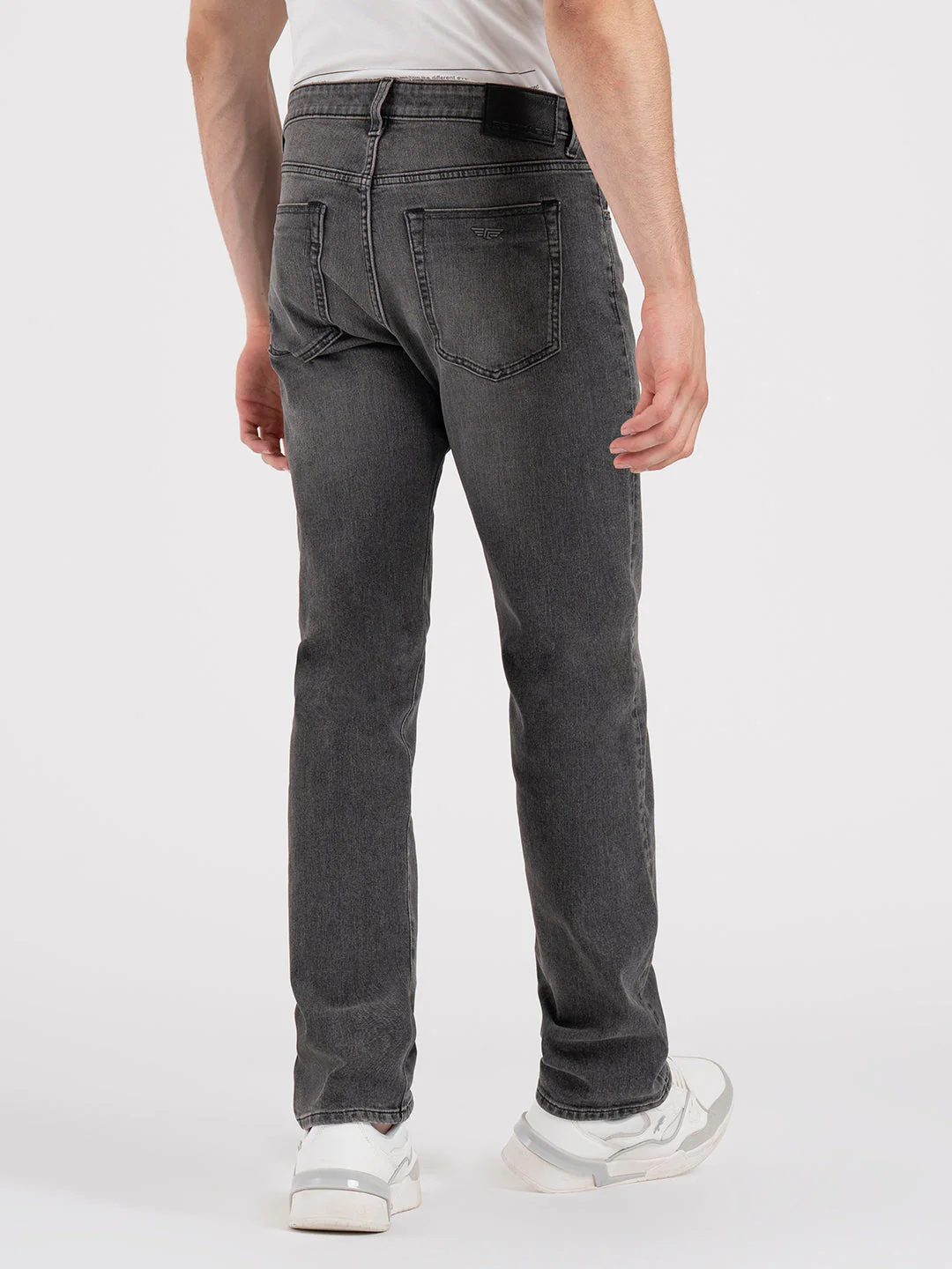 MenÃ¢â‚¬â„¢s Straight Fit Denim Jeans - Image 3