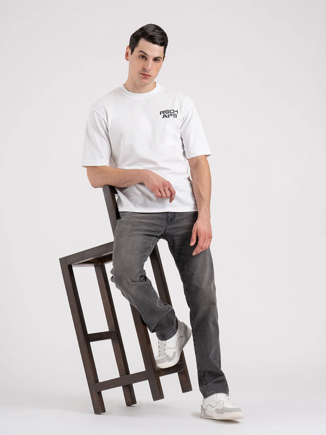 MenÃ¢â‚¬â„¢s Straight Fit Denim Jeans - Image 5