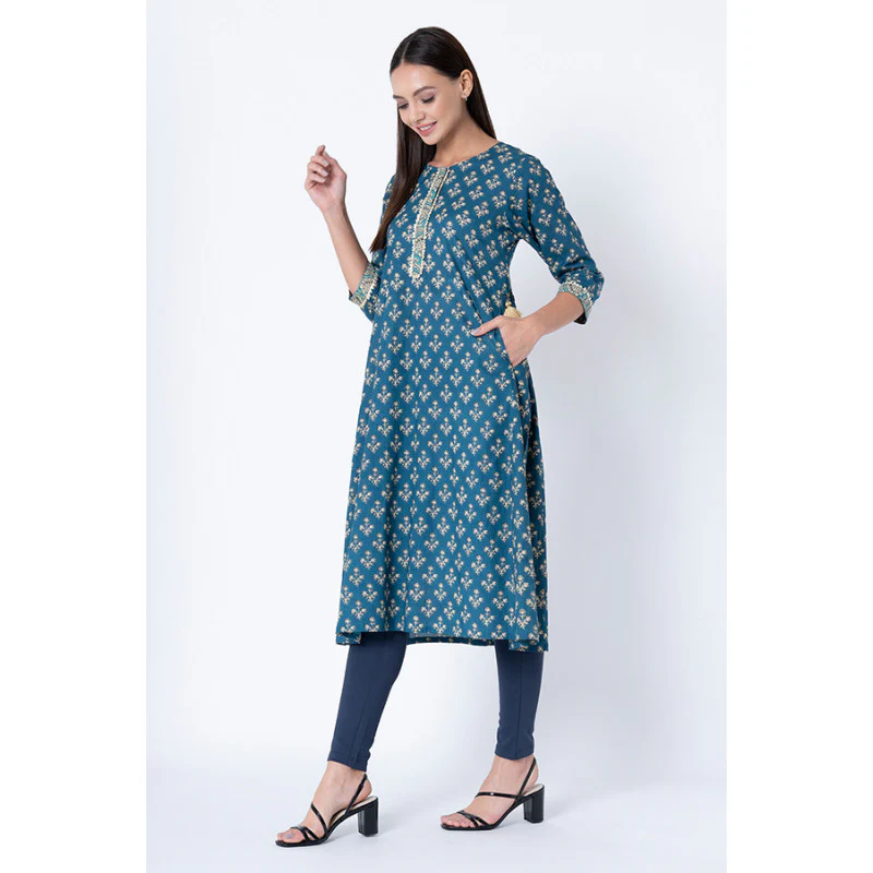 Women Blue Printed Kurta - Image 2