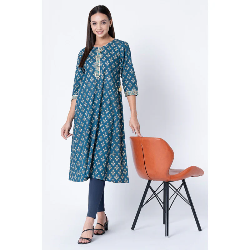 Women Blue Printed Kurta - Image 5