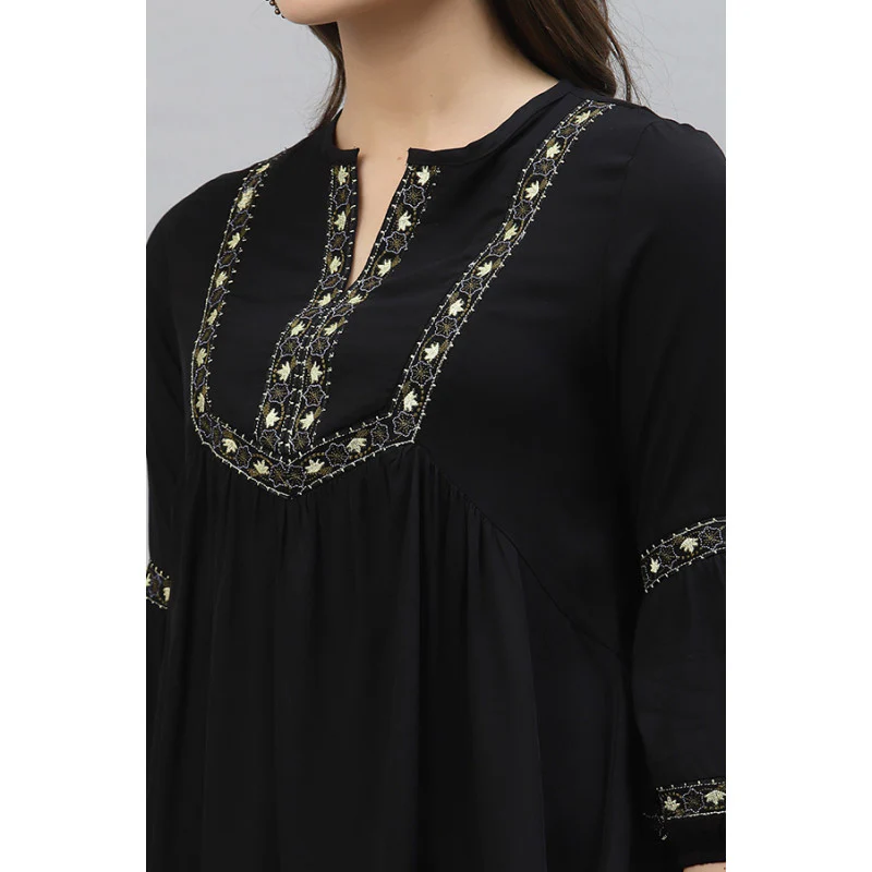 Women's Black Solid Tunic - Image 3