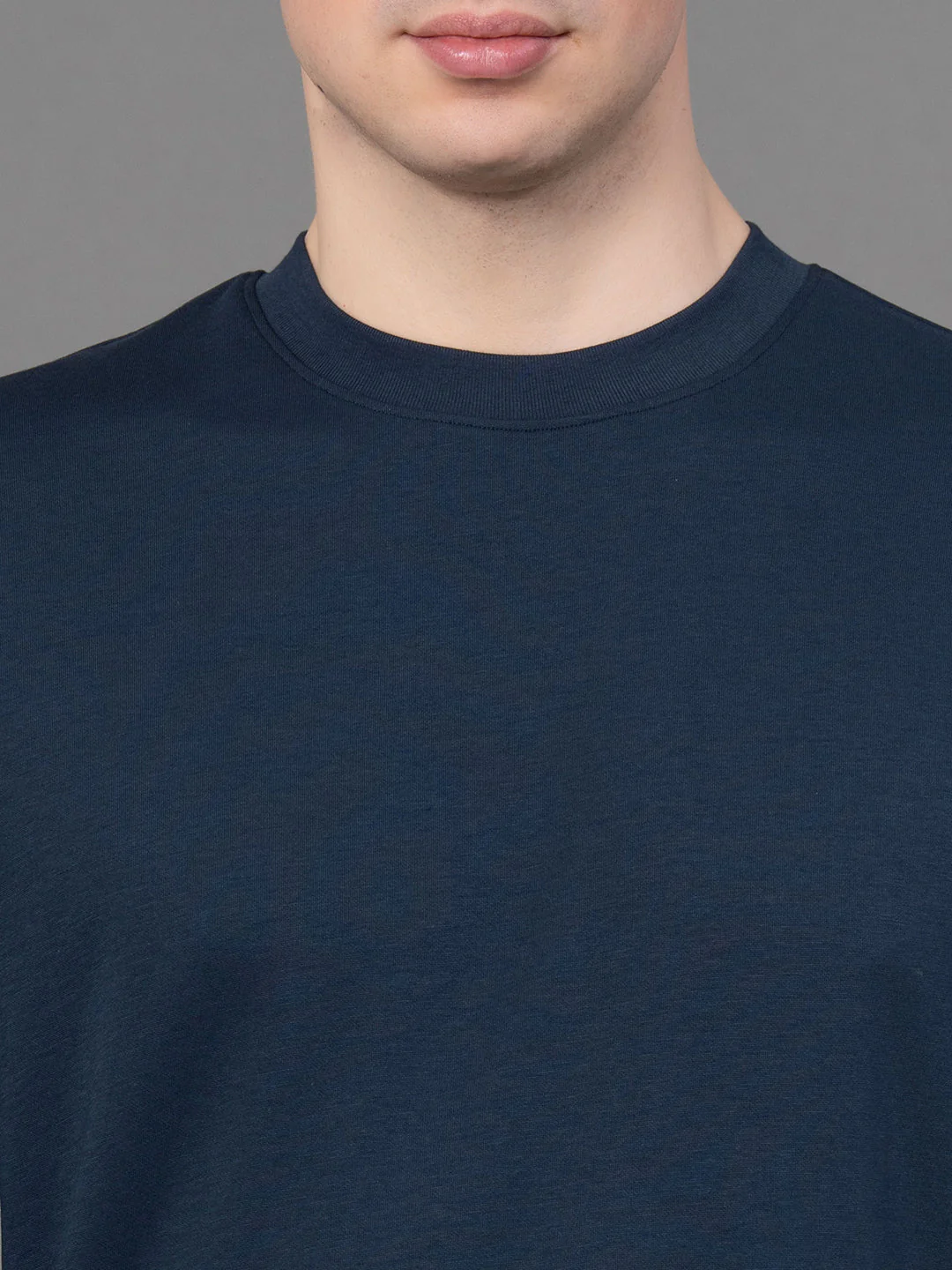 Navy Oversized Round Neck T-Shirt for Men - Image 4