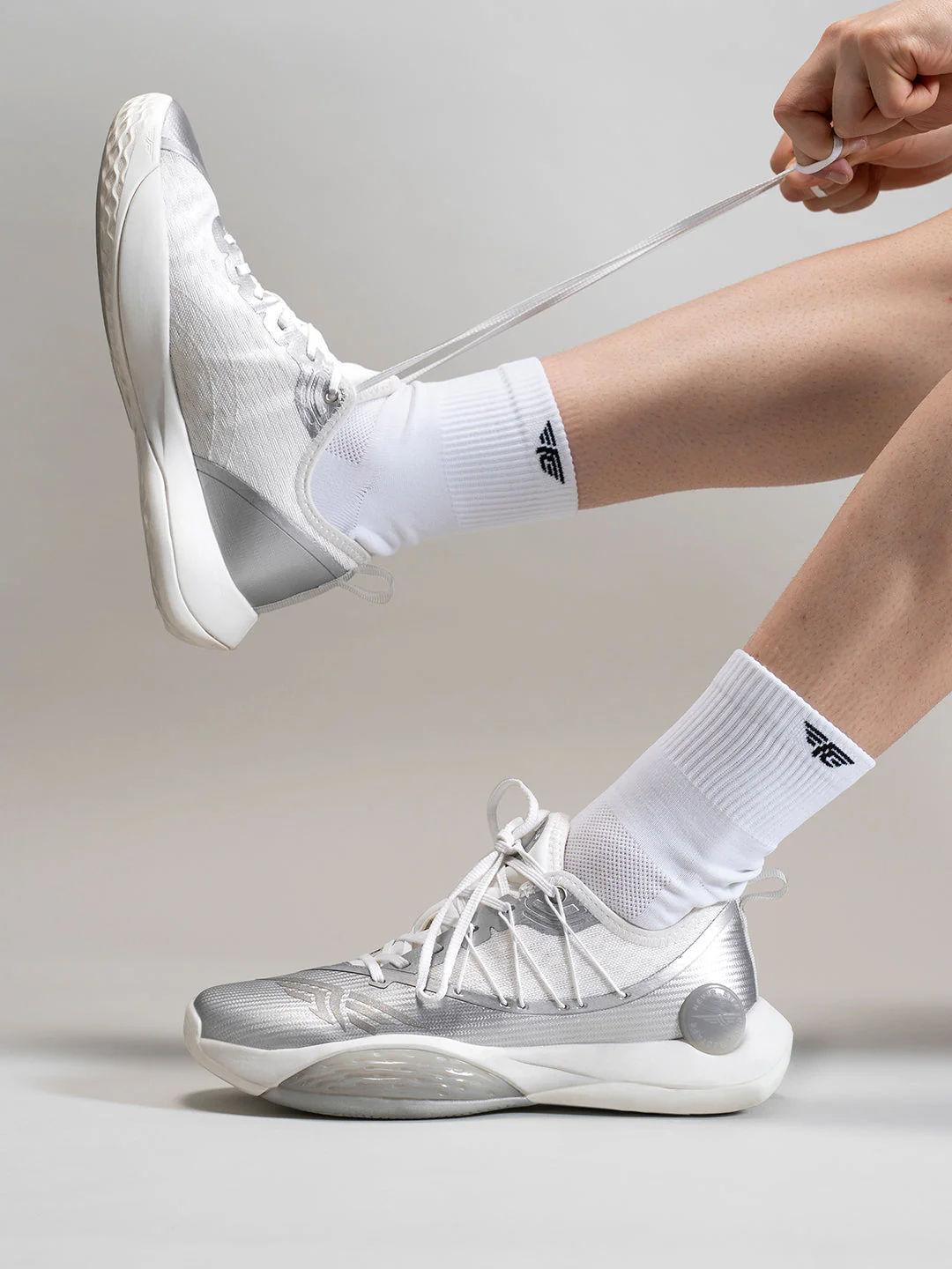 Basketball Shoes for Men in White and Grey - Image 6