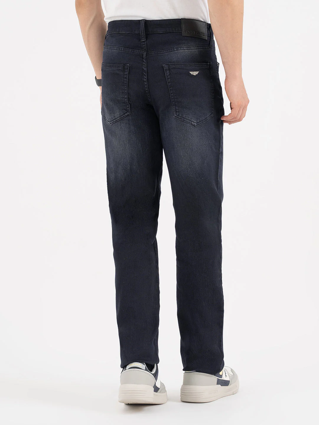 Red Tape Black Jeans for Men - Image 3
