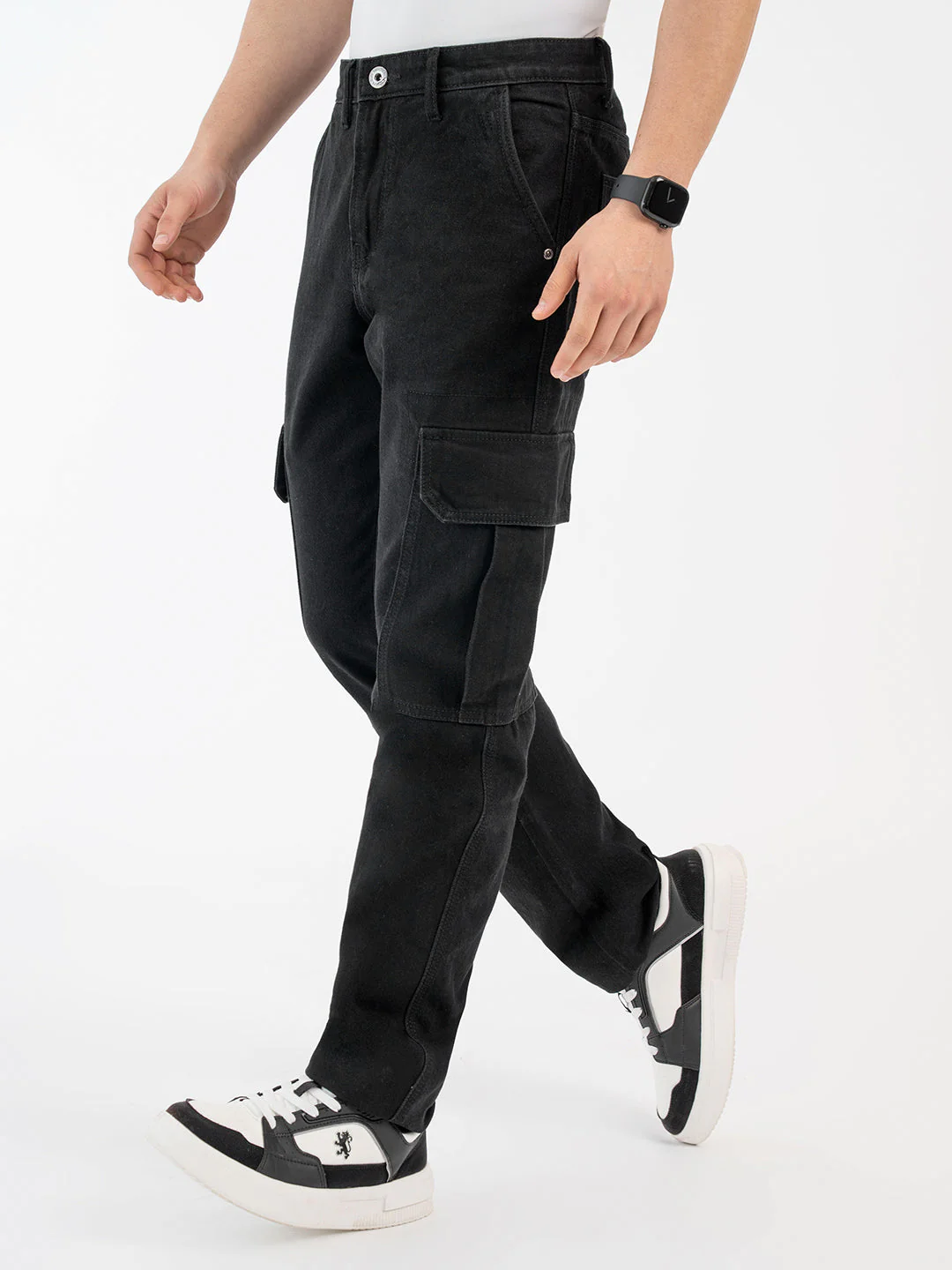 Red Tape Carbon Black Jeans for Men - Image 2