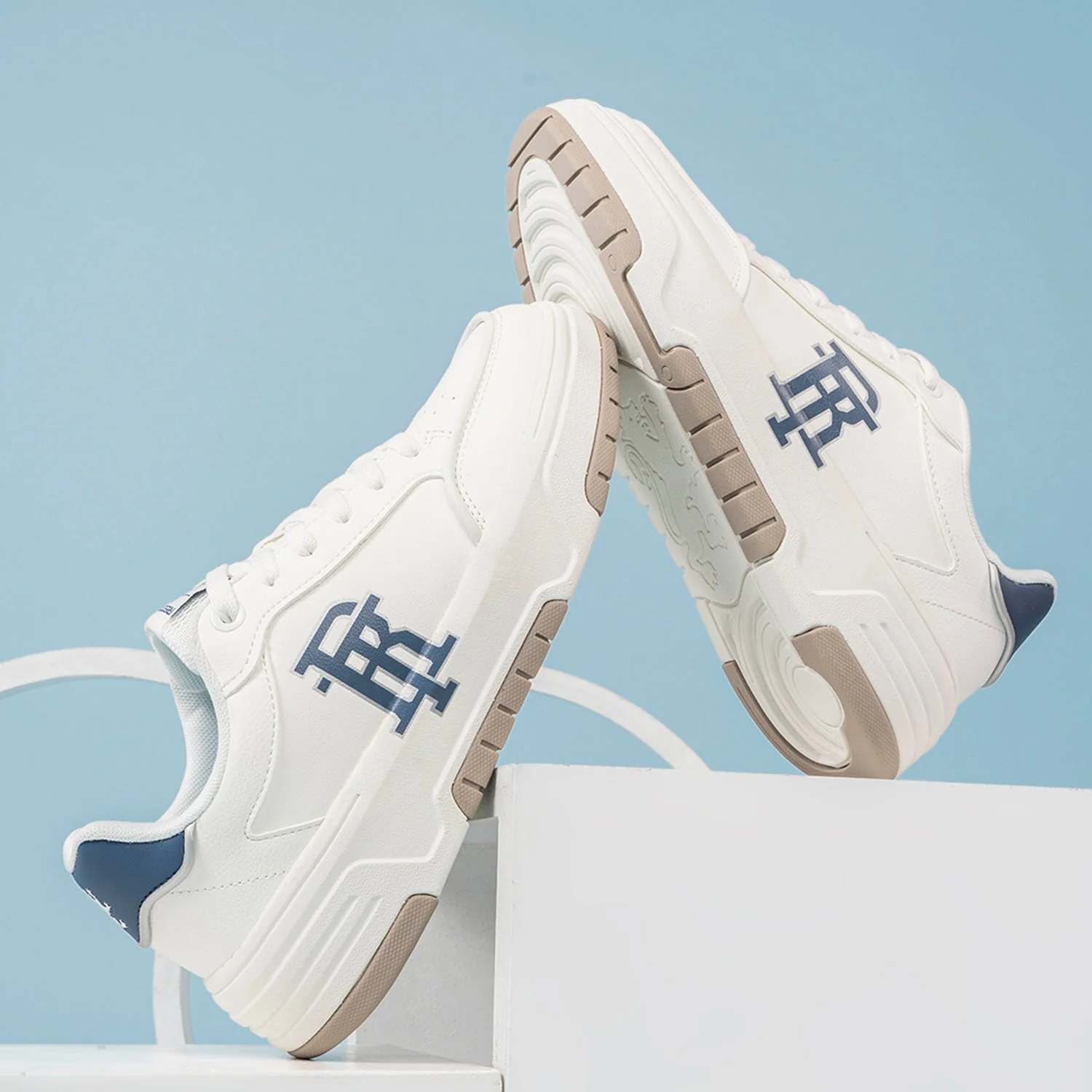 Casual-Sneaker-Shoes-for-Men-|-Elegantly-Rounded-Front,-Soothing-Insole-&-Impact-Resistant-Comfort - Image 6