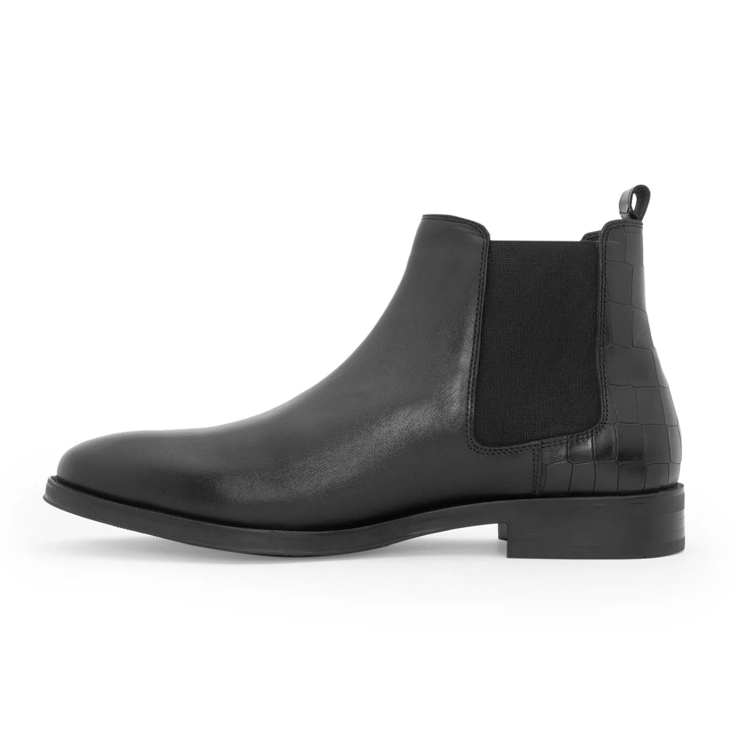 Chelsea Boots in Black - Image 3