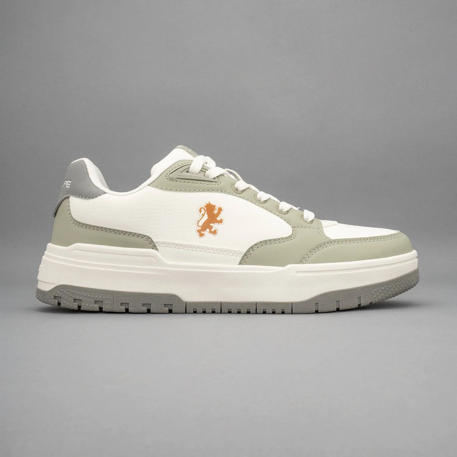 Classic Sneakers for Men for Everyday Casual Comfort - Image 2