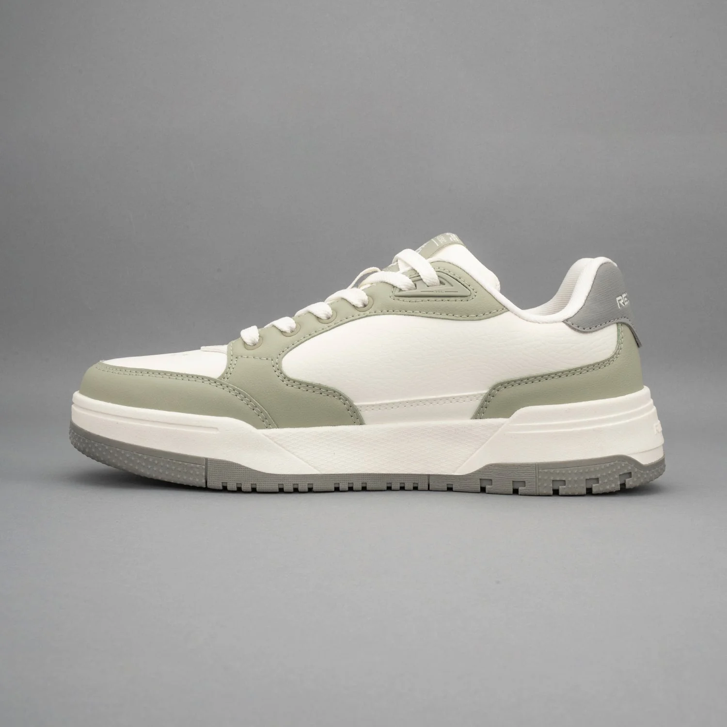 Classic Sneakers for Men for Everyday Casual Comfort - Image 3