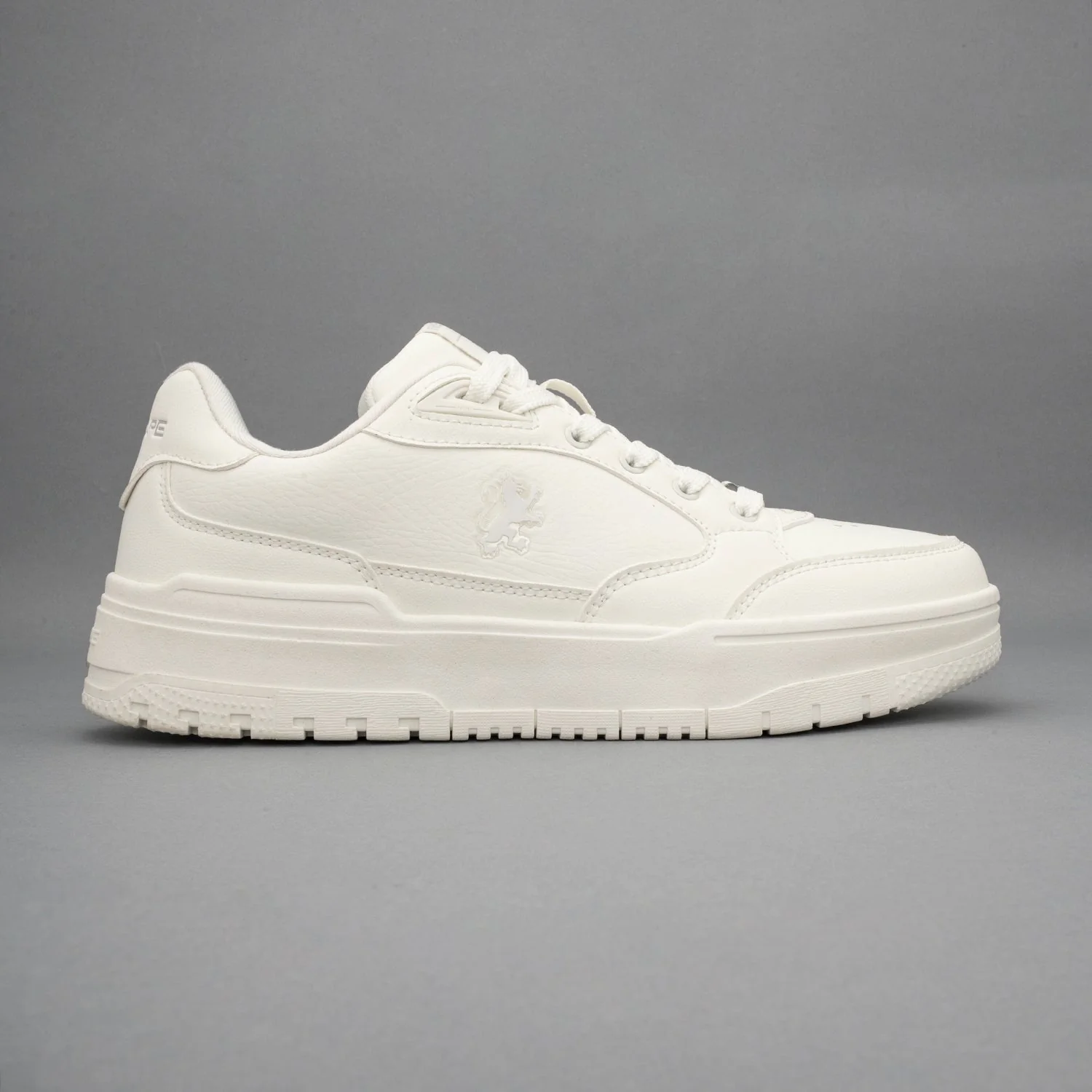 Classic Sneakers for Men for Everyday Casual Comfort - Image 2