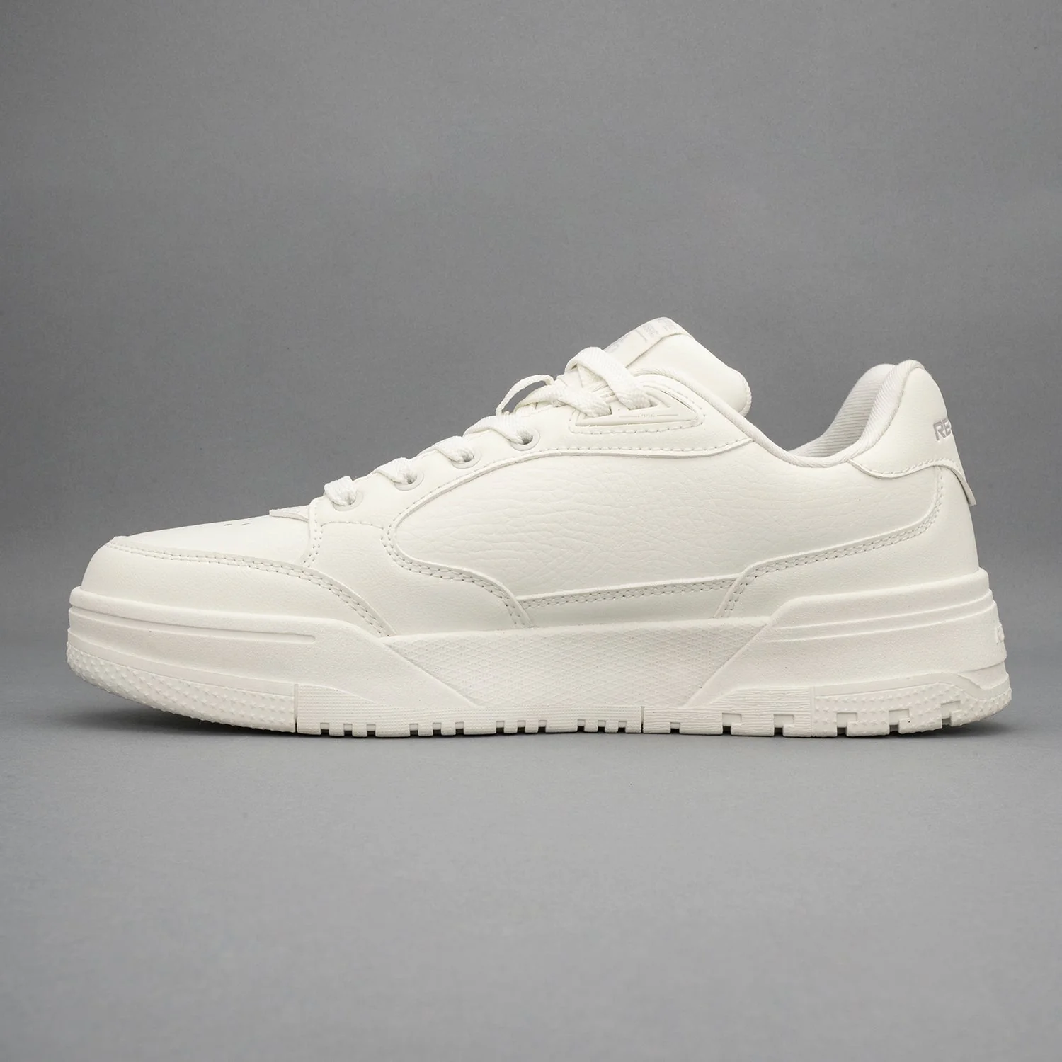 Classic Sneakers for Men for Everyday Casual Comfort - Image 3