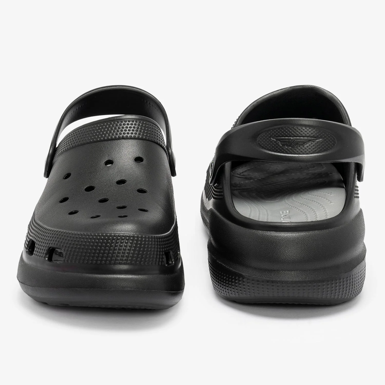 Clogs for Men for Casual Poolside Comfort - Image 4