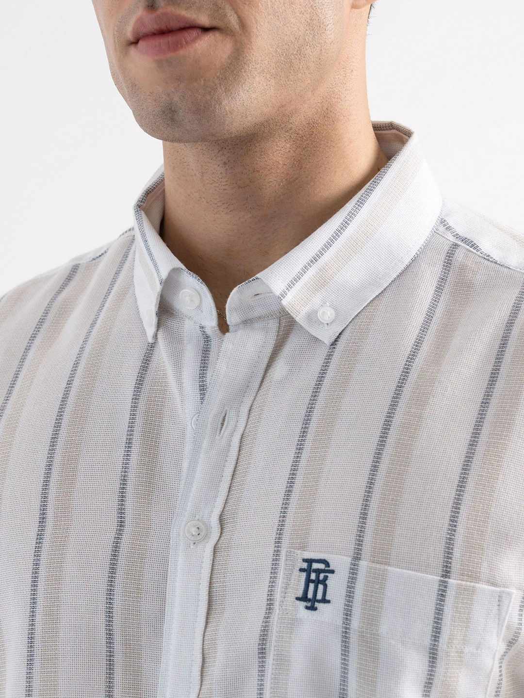 Menâ€™s Casual Off-White Shirt - Image 4
