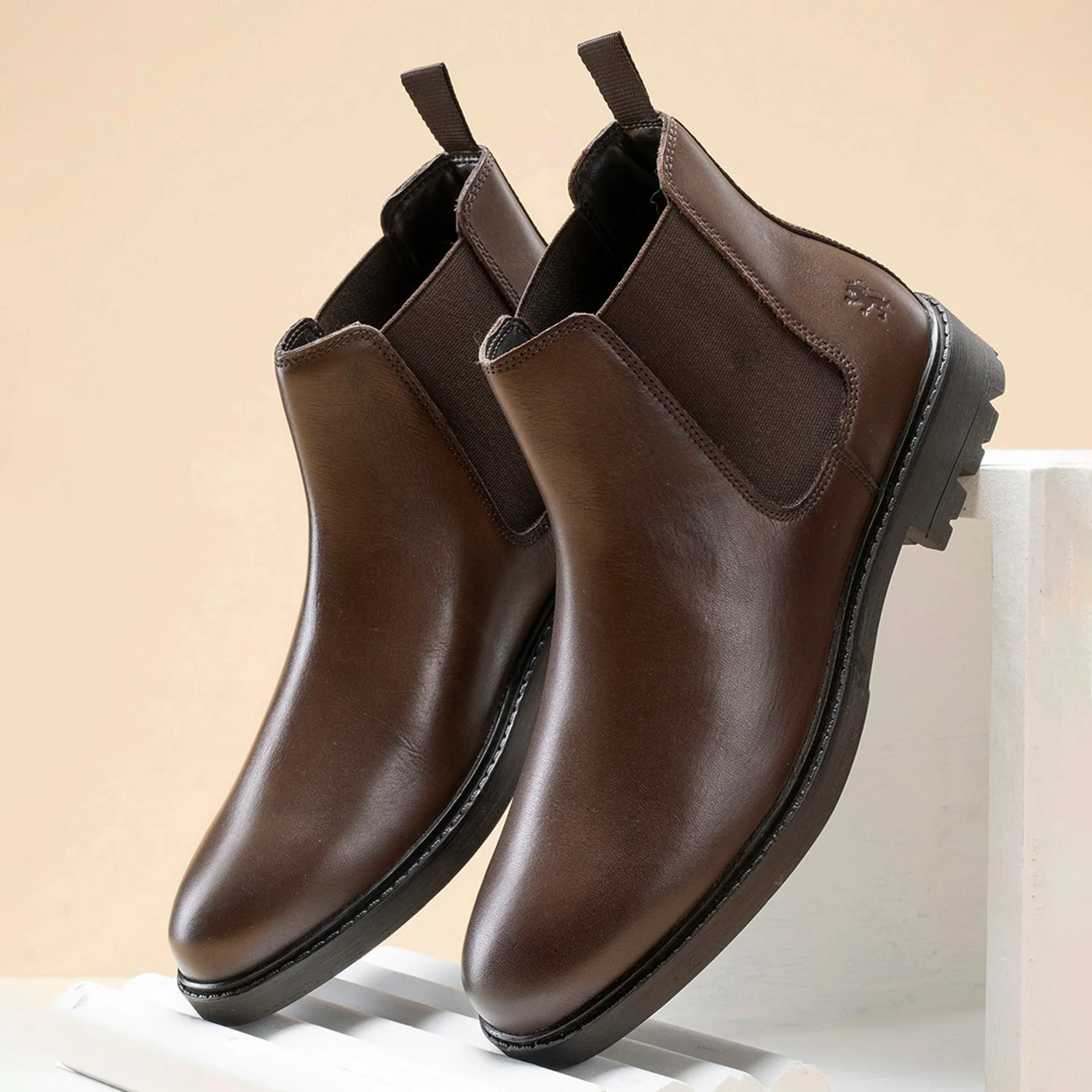 Men Chelsea Boots for Everyday Classic Appeal - Image 5