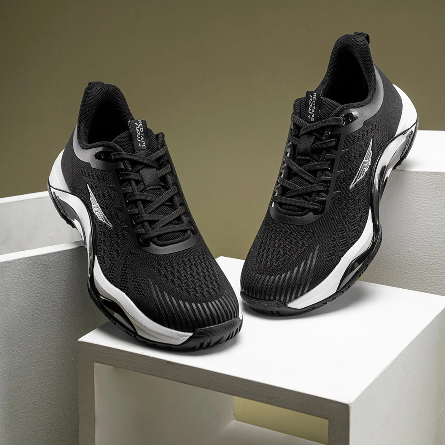 Men's  Basketball-Inspired Shoes for Sporty Street Style - Image 6