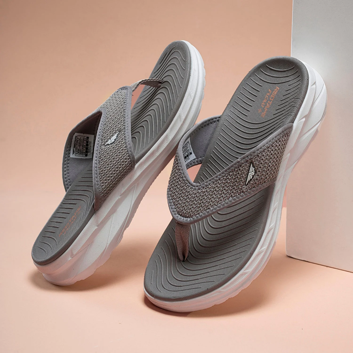 Men's Casual Thong Sandals for Relaxed Everyday Wear - Image 6