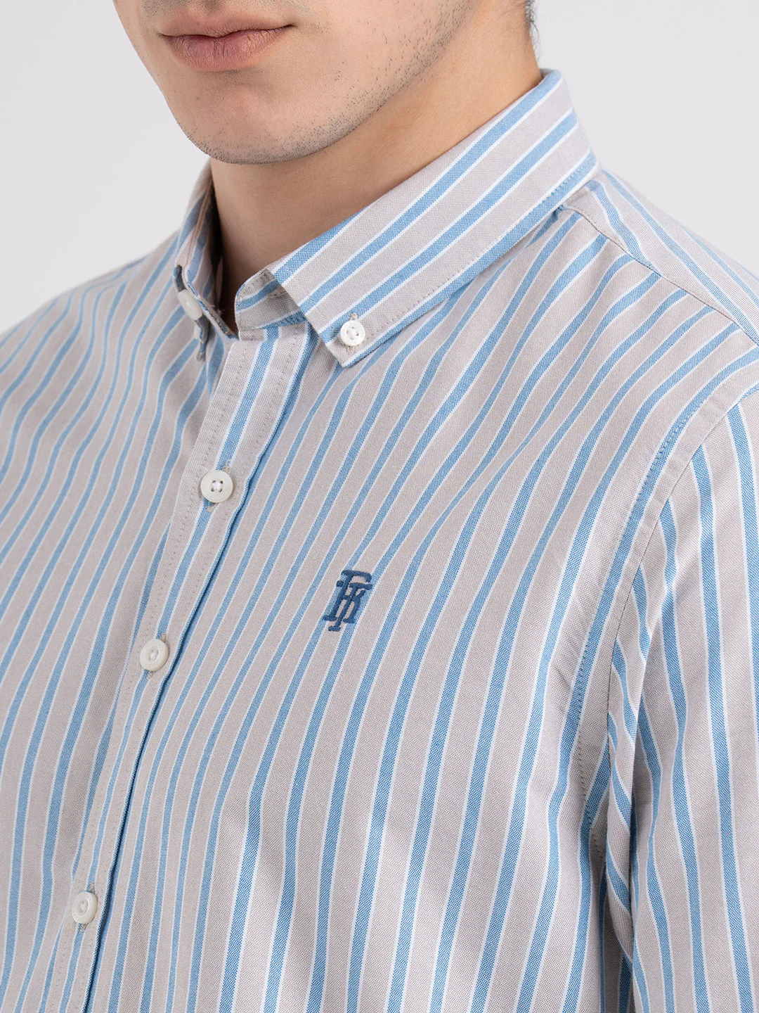 Men's Oxford Stripe Shirt for Casual Everyday Style - Image 4