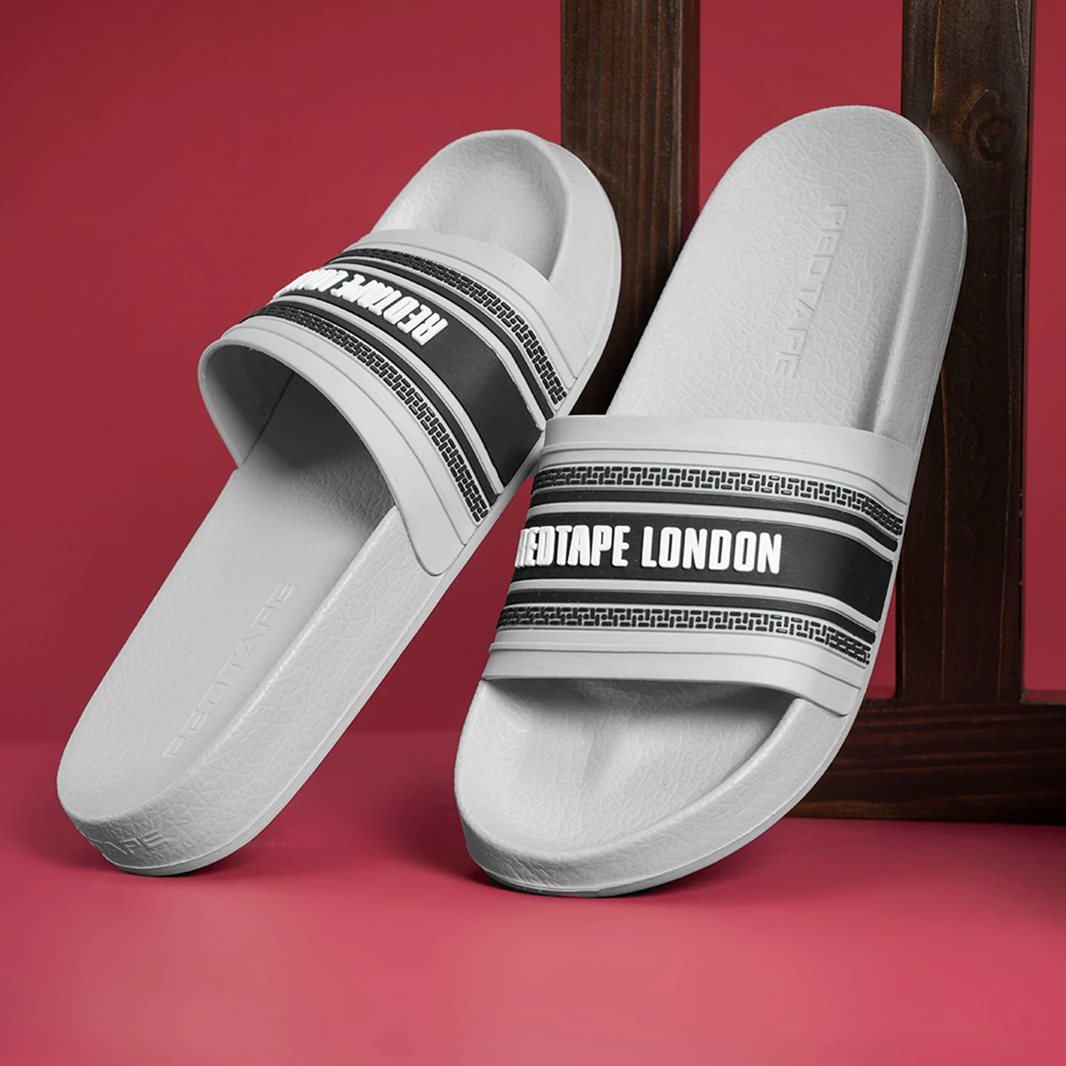 Men's Pool Sliders for Relaxed Fit - Image 6