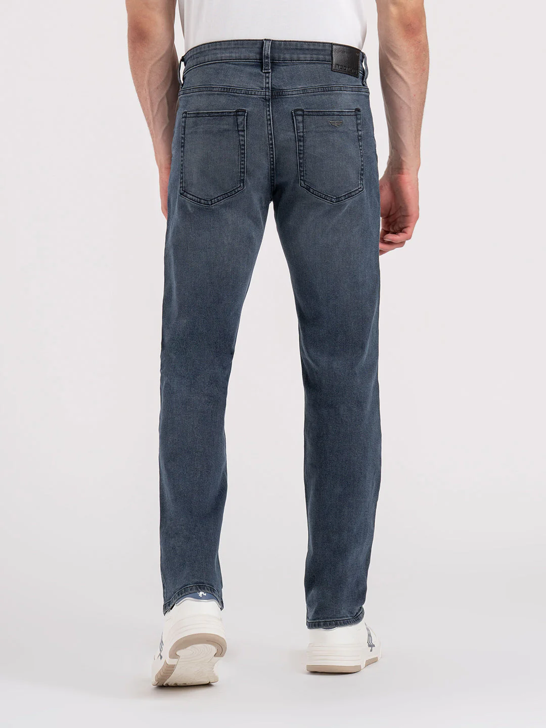 Men's Surf Blue Solid Cotton Spandex Straight Fit Jeans - Image 3