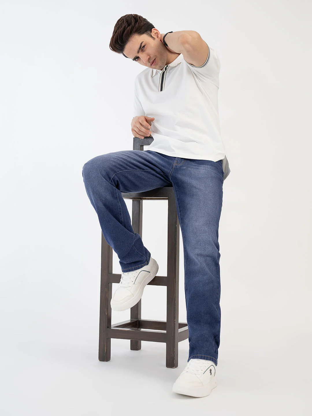 Red Tape Mid Blue Jeans for Men - Image 5
