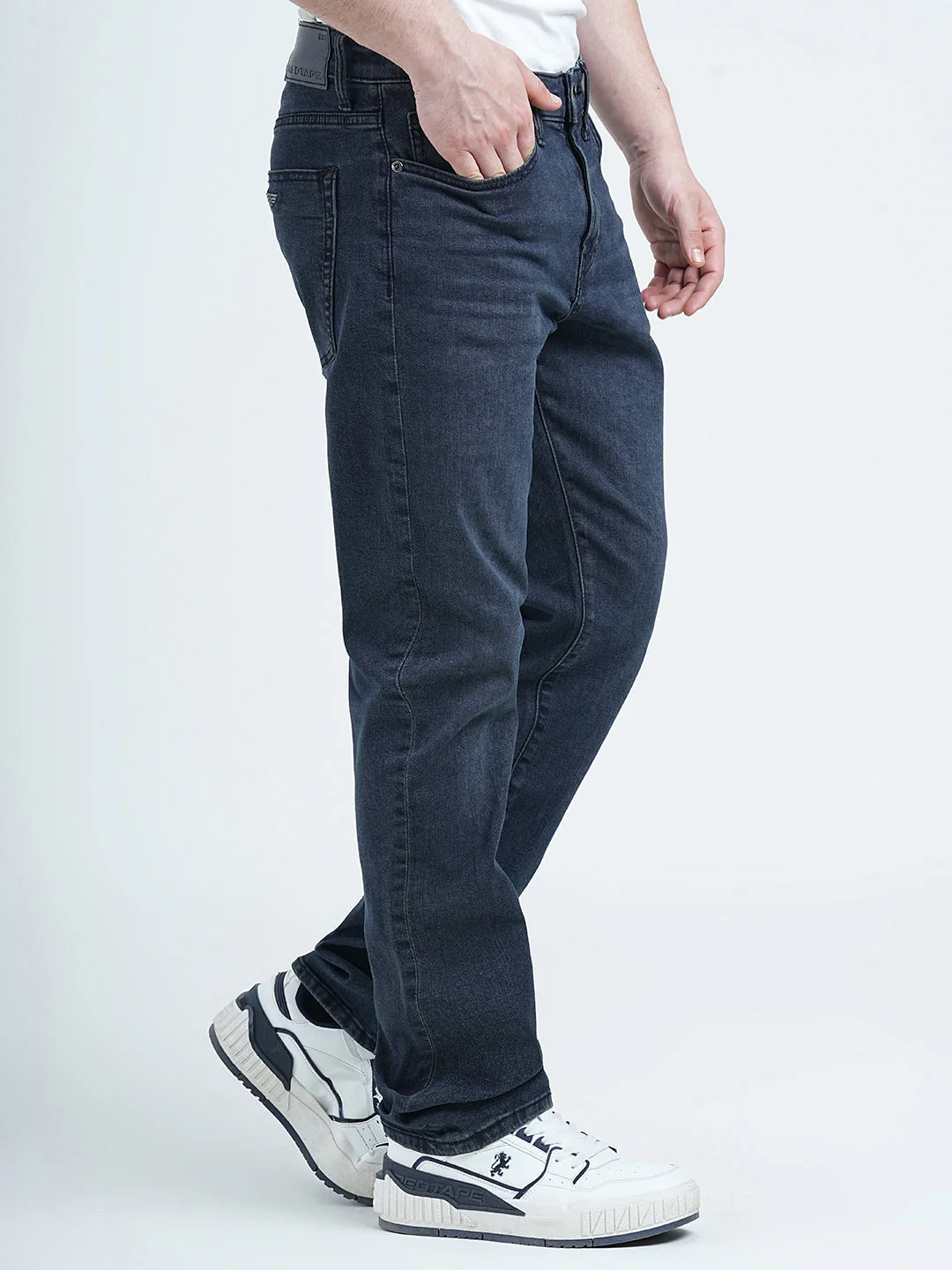 Straight Fit Vintage Jeans for Men | Timeless Everyday Denim - Image 3