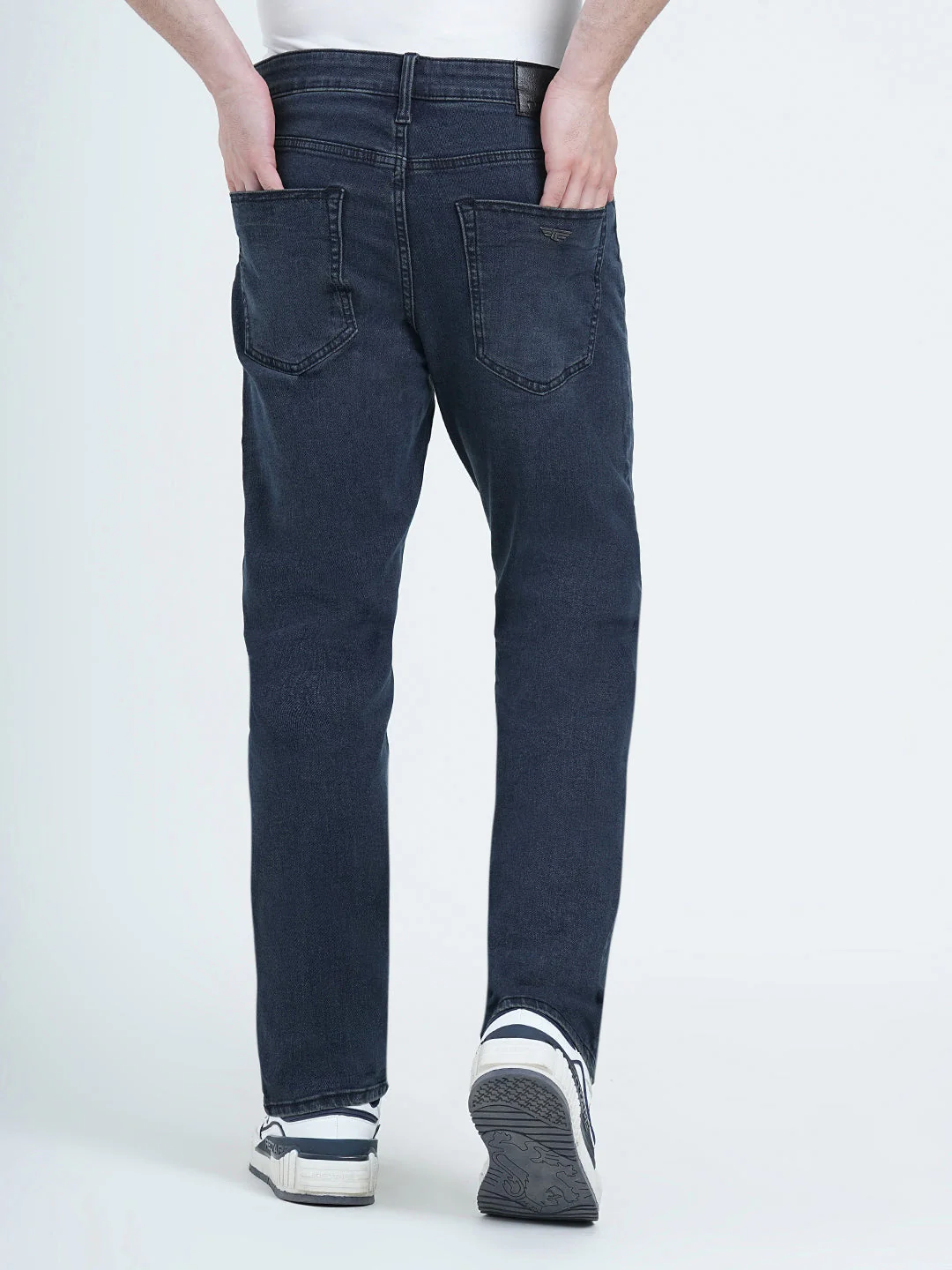 Straight Fit Vintage Jeans for Men | Timeless Everyday Denim - Image 4
