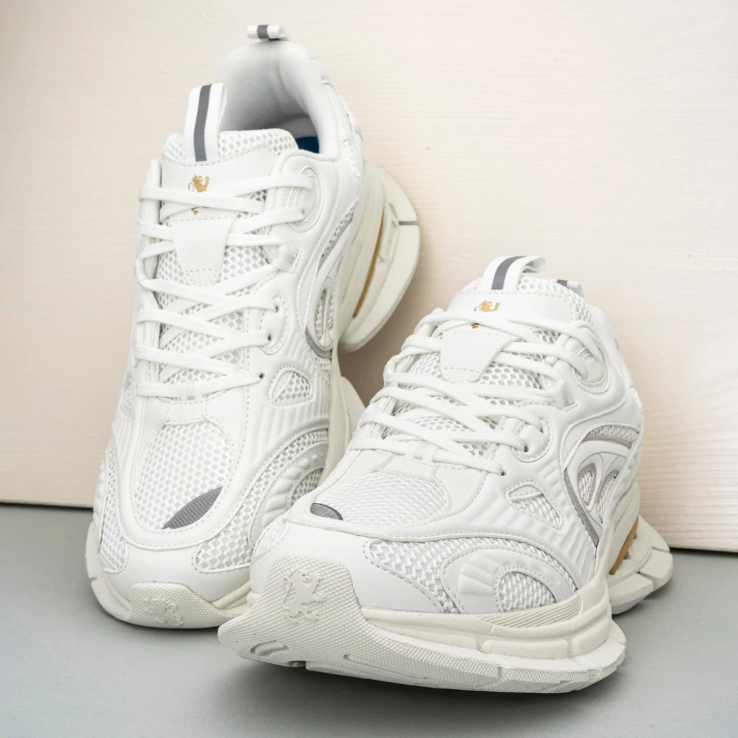 White Casual Shoes for Men for Everyday Style - Image 6