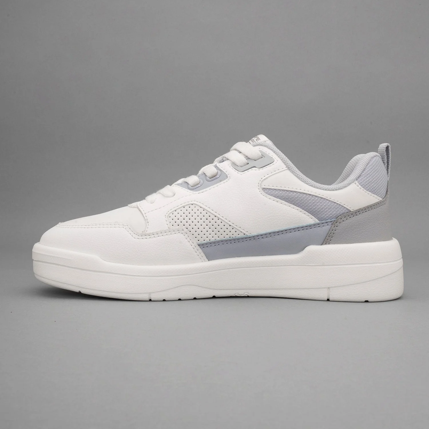 Women's Lifestyle Sneakers for  Cushioned Comfort & Everyday Style - Image 3