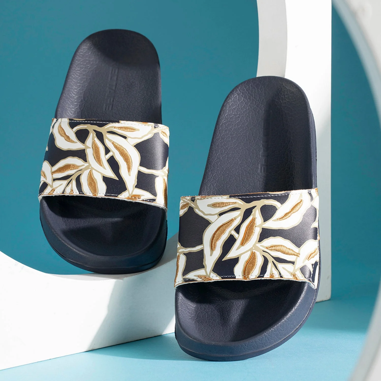 Women's Sliders Flip-Flop for Relaxed Everyday Comfort - Image 6