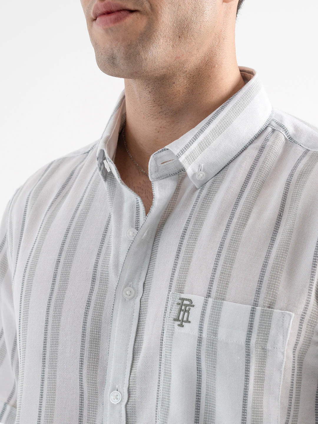 Men's Green Casual Half Sleeve Shirt - Image 4