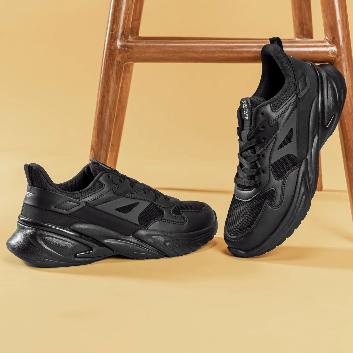 Black Casual Sneakers for Men - Image 7