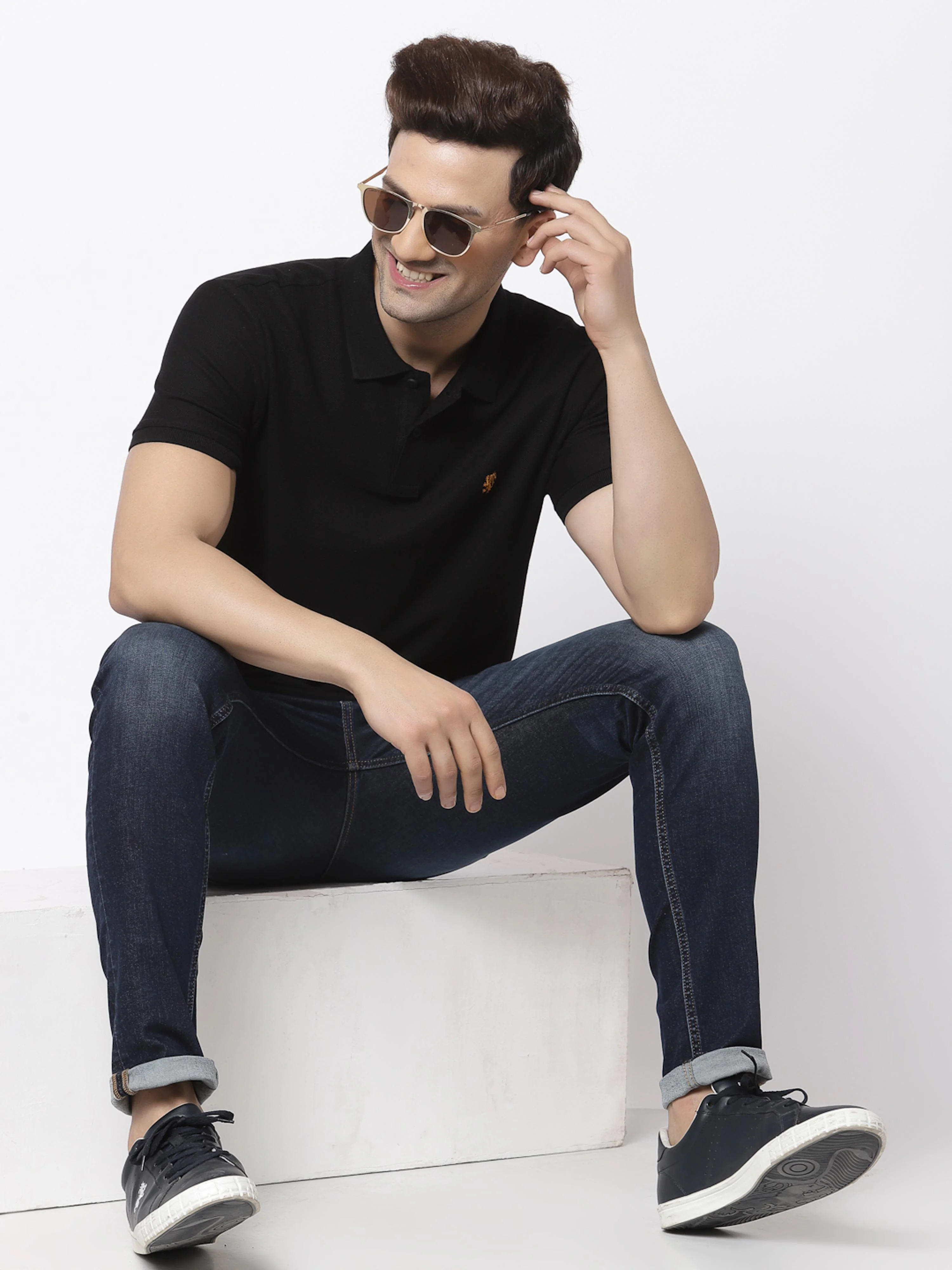 Black Solid Pure Cotton Men's T-Shirt - Image 5