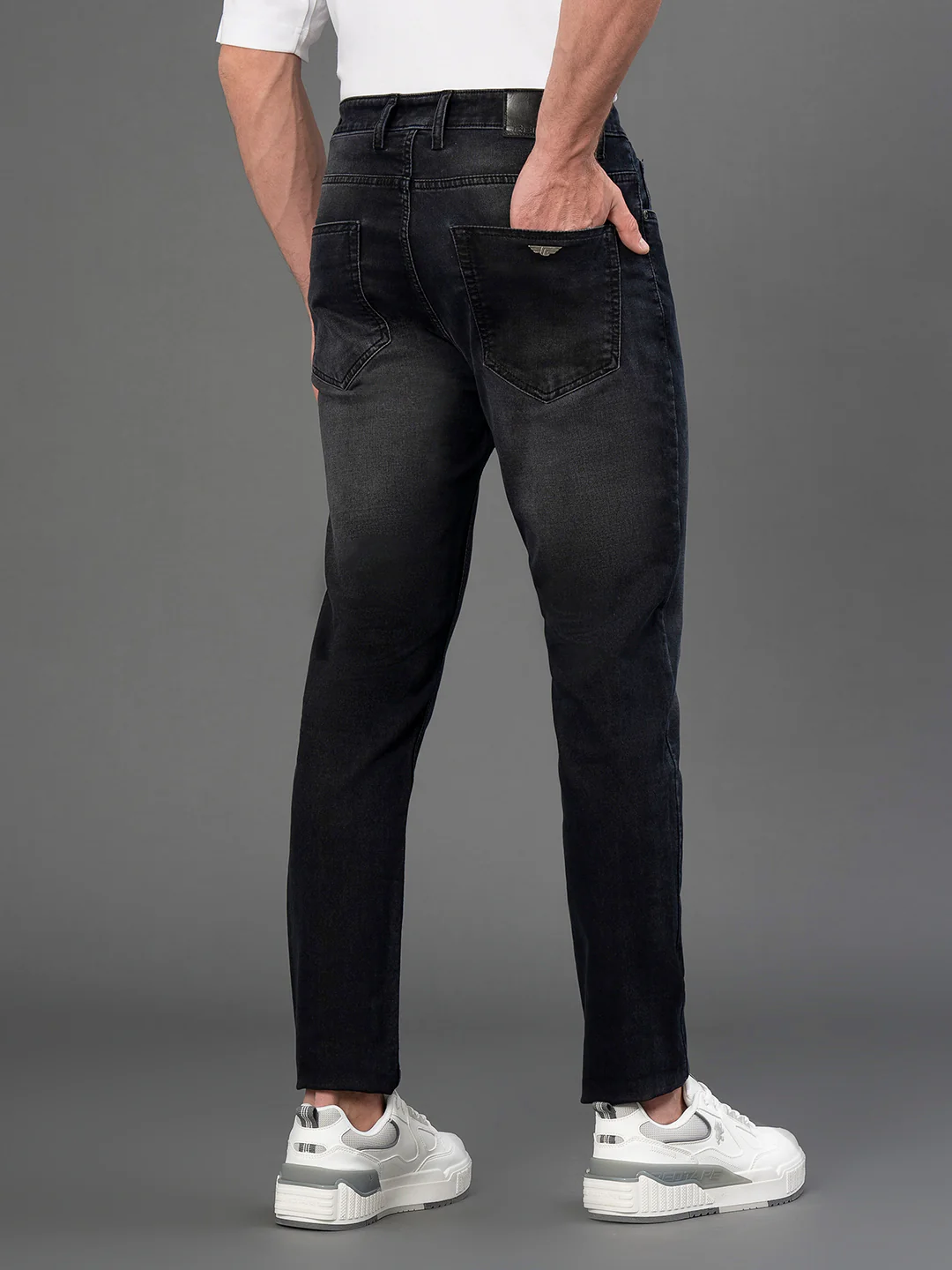 Classic Skinny Jeans for Men - Image 3