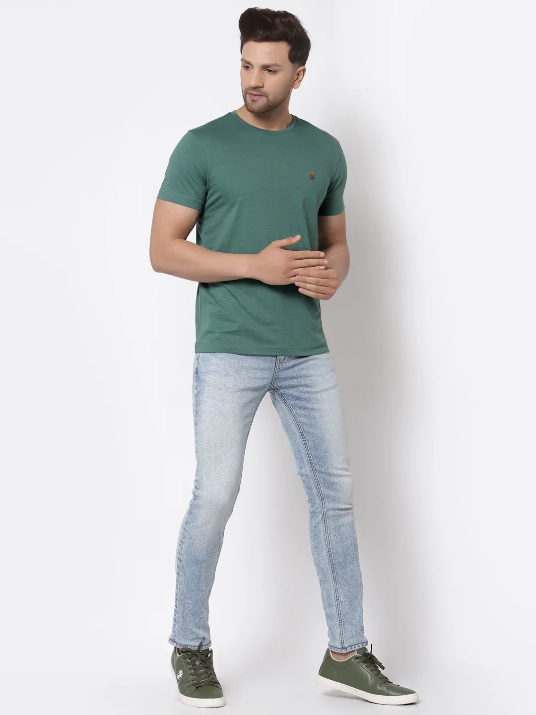 Men Green Solid T-Shirt - Image 5