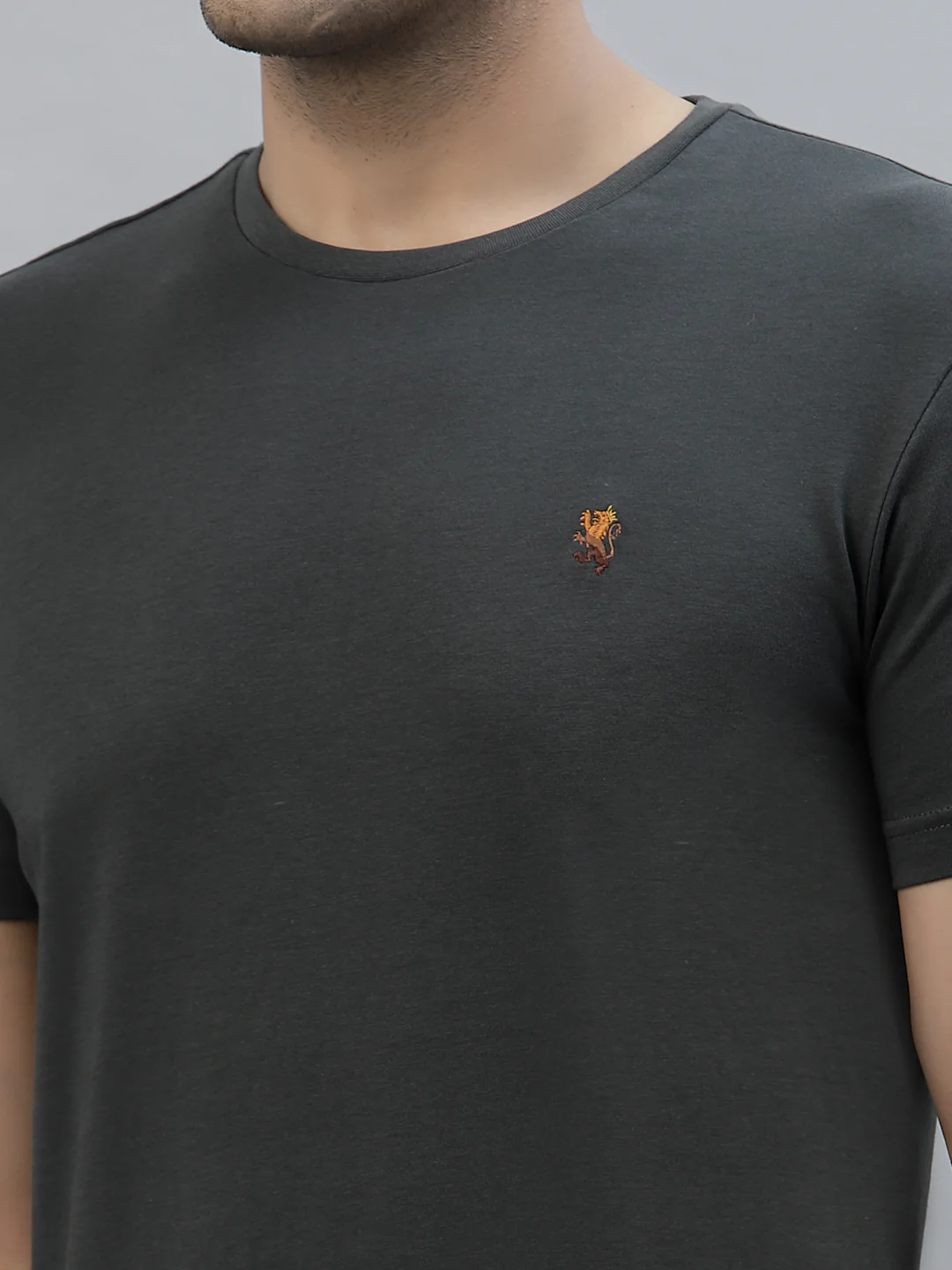 Men Space Grey Round Neck T-Shirt - Image 4