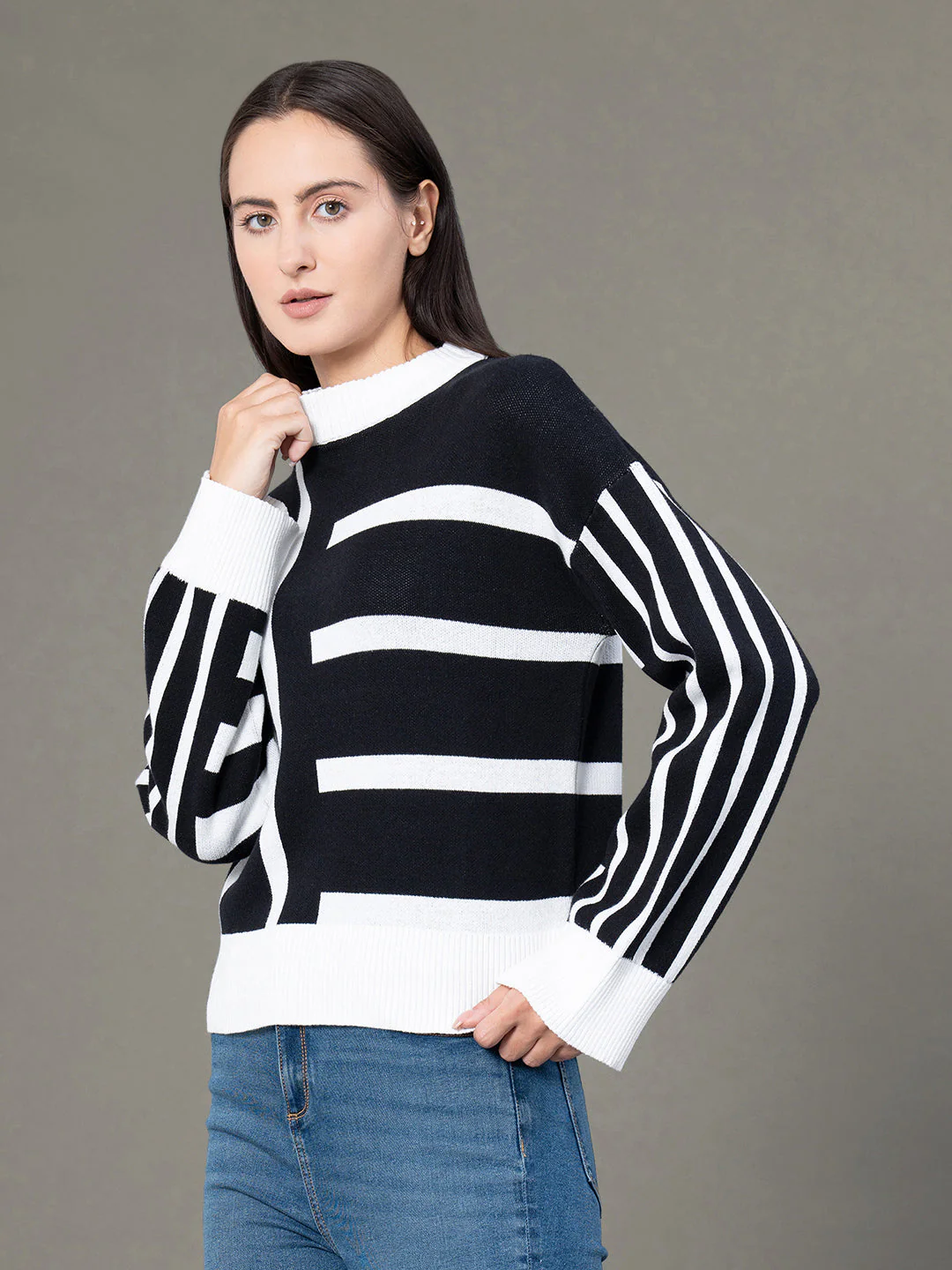 Round Neck Drop Shoulder Sweater for Women - Image 2