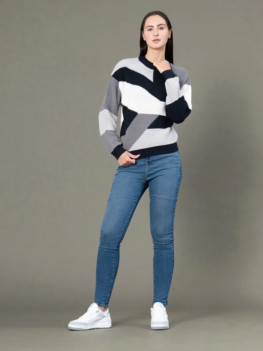 Round Neck Drop Shoulder Sweater for Women - Image 5